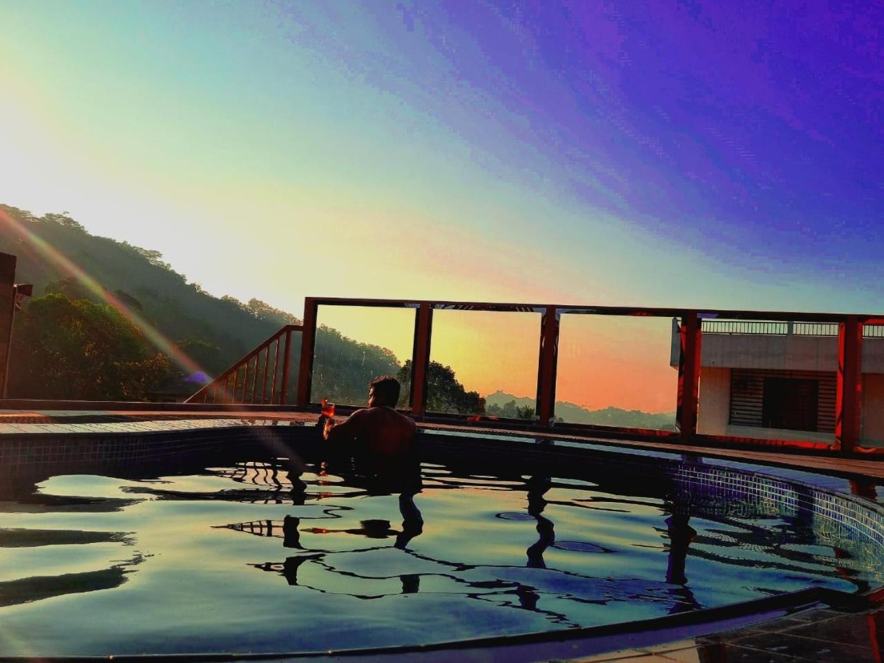 Hotel Manthra Leisure Kandy Exterior foto