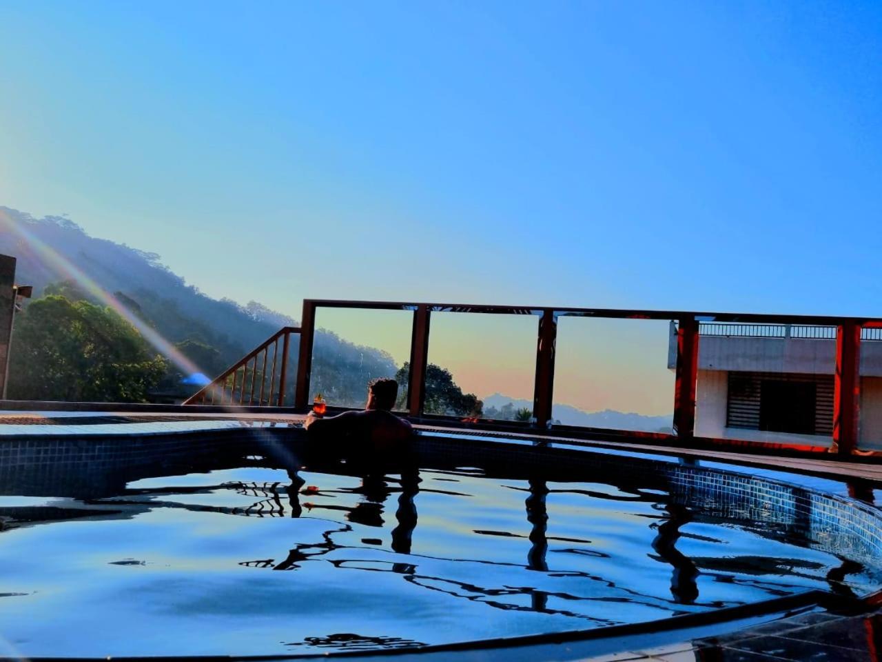 Hotel Manthra Leisure Kandy Exterior foto